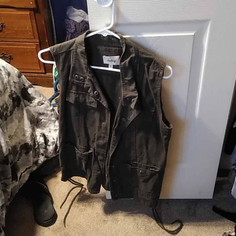 Daytrip vest. Size medium